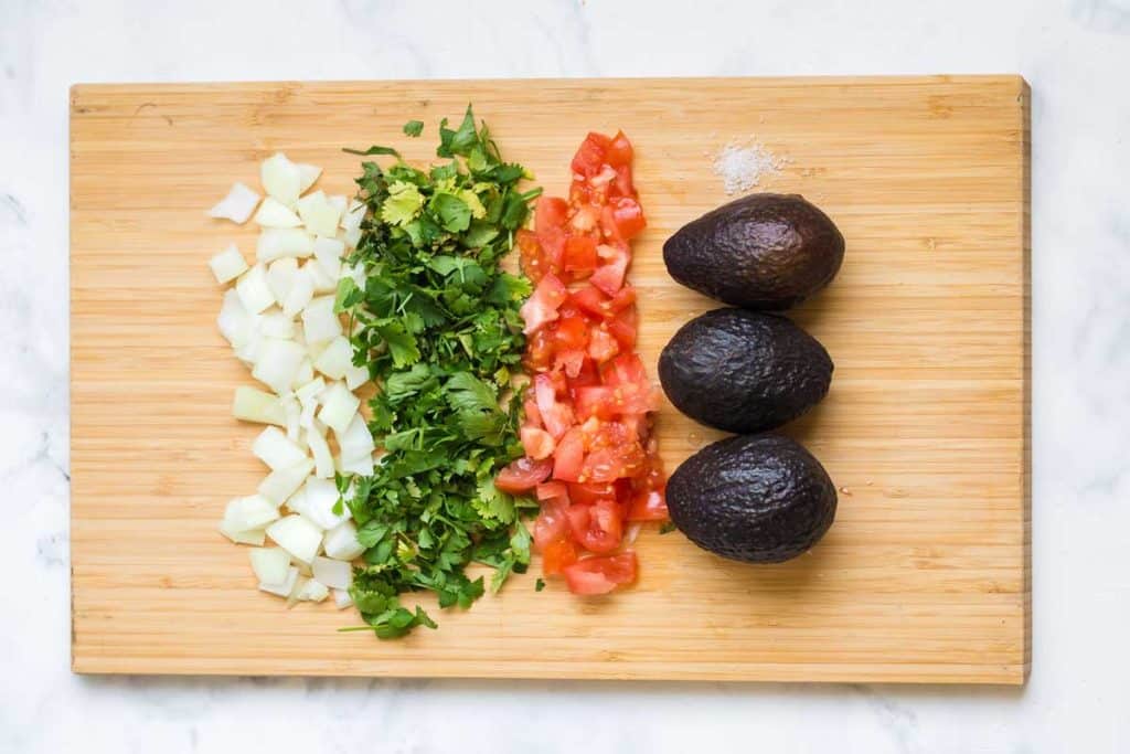 ingredients needed to make Easy Guacamole Recipe