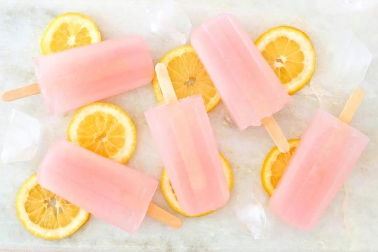 Strawberry Lemonade Vodka Popsicles | Strawberry Vodka Popsicles