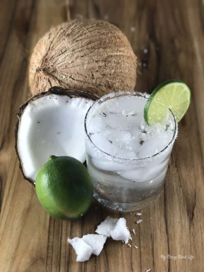 This Weight Watchers margarita recipe is refreshing and delicious! It's easy to swap out flavors of LaCroix to mix things up! Weight Watchers Coconut Margarita | Weight Watchers Points | Weight Watchers Low Cal Margarita | Weight Watchers Cocktail Recipes | WW Margarita #weightwatchers #ww #freestyle